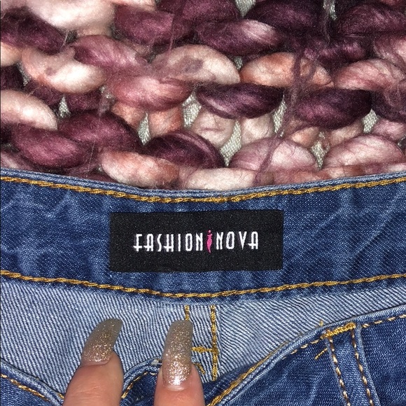 fashion nova distressed boyfriend jeans - Picture 4 of 5